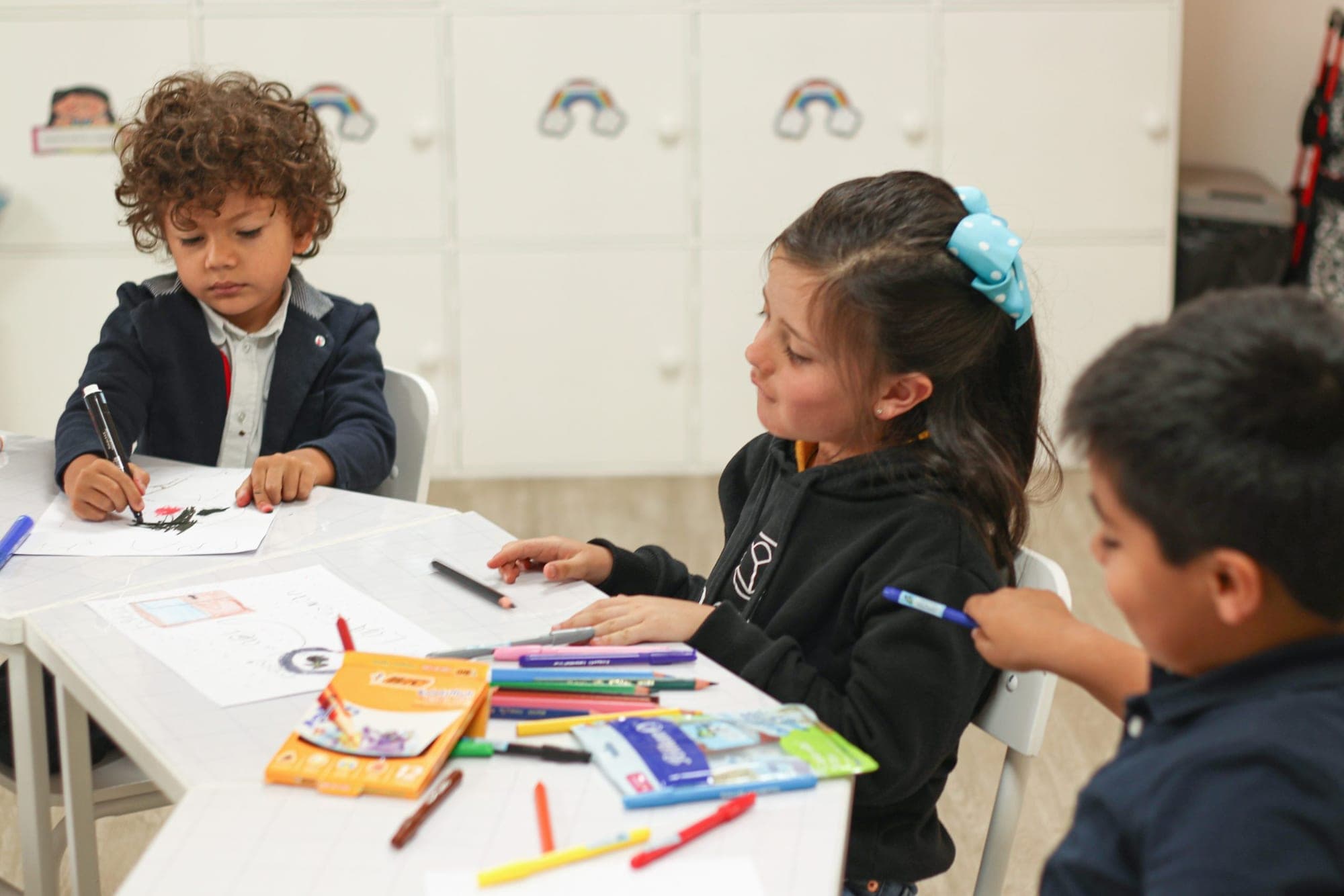 Estudiantes de Comuna en clase